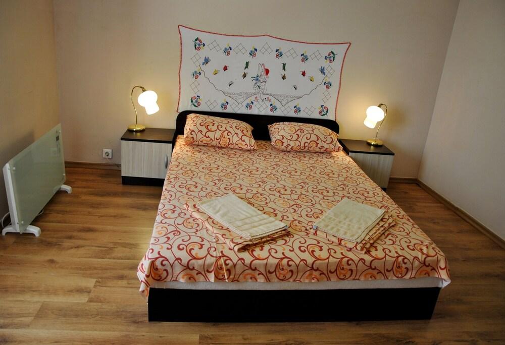 10 Coins Hostel & Tours София Экстерьер фото