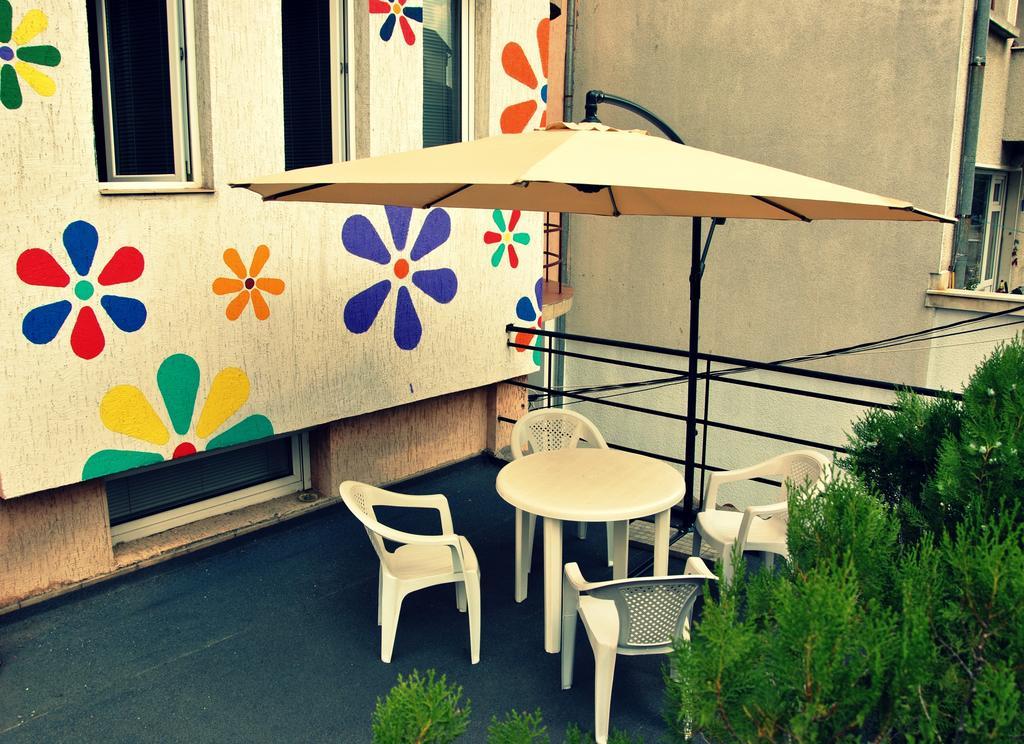 10 Coins Hostel & Tours София Экстерьер фото