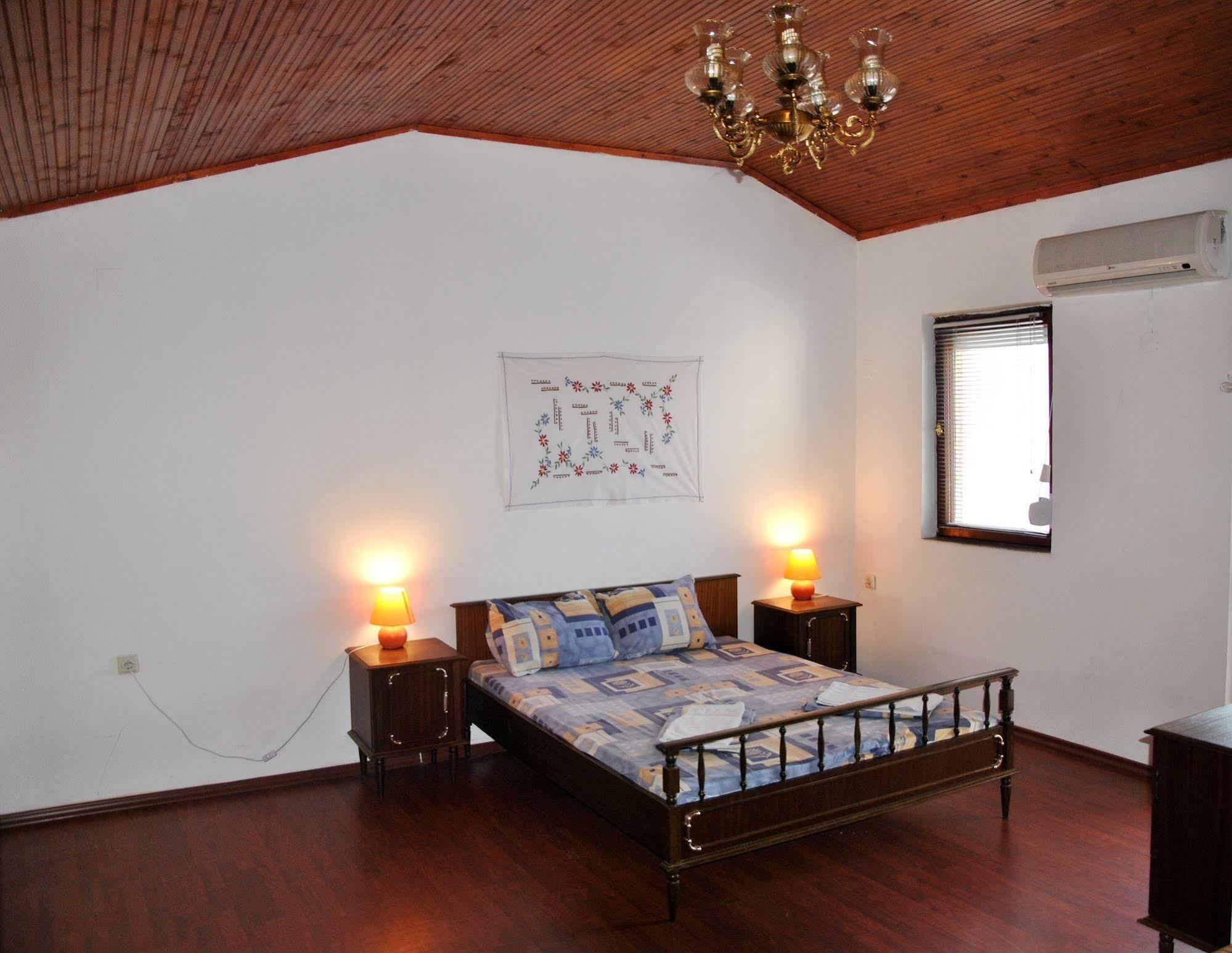10 Coins Hostel & Tours София Экстерьер фото